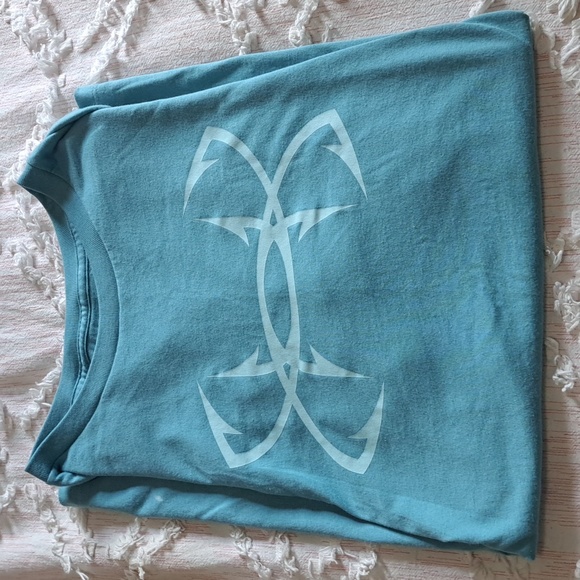 Under Armour Tops - UNDER ARMOUR LARGE TEE